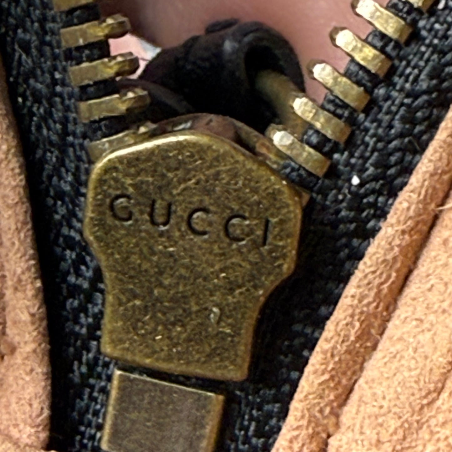 Gucci GG Marmont ‘Black’ Camera Bag