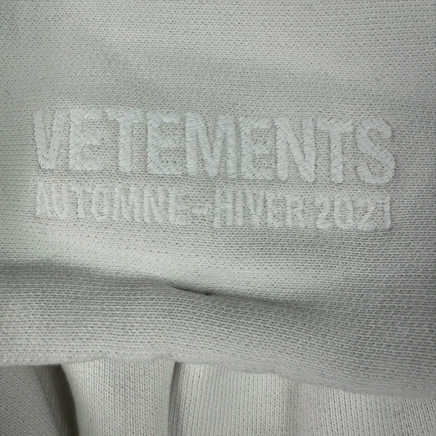 Vetements SS18 Written Logo Hoodie ‘White’
