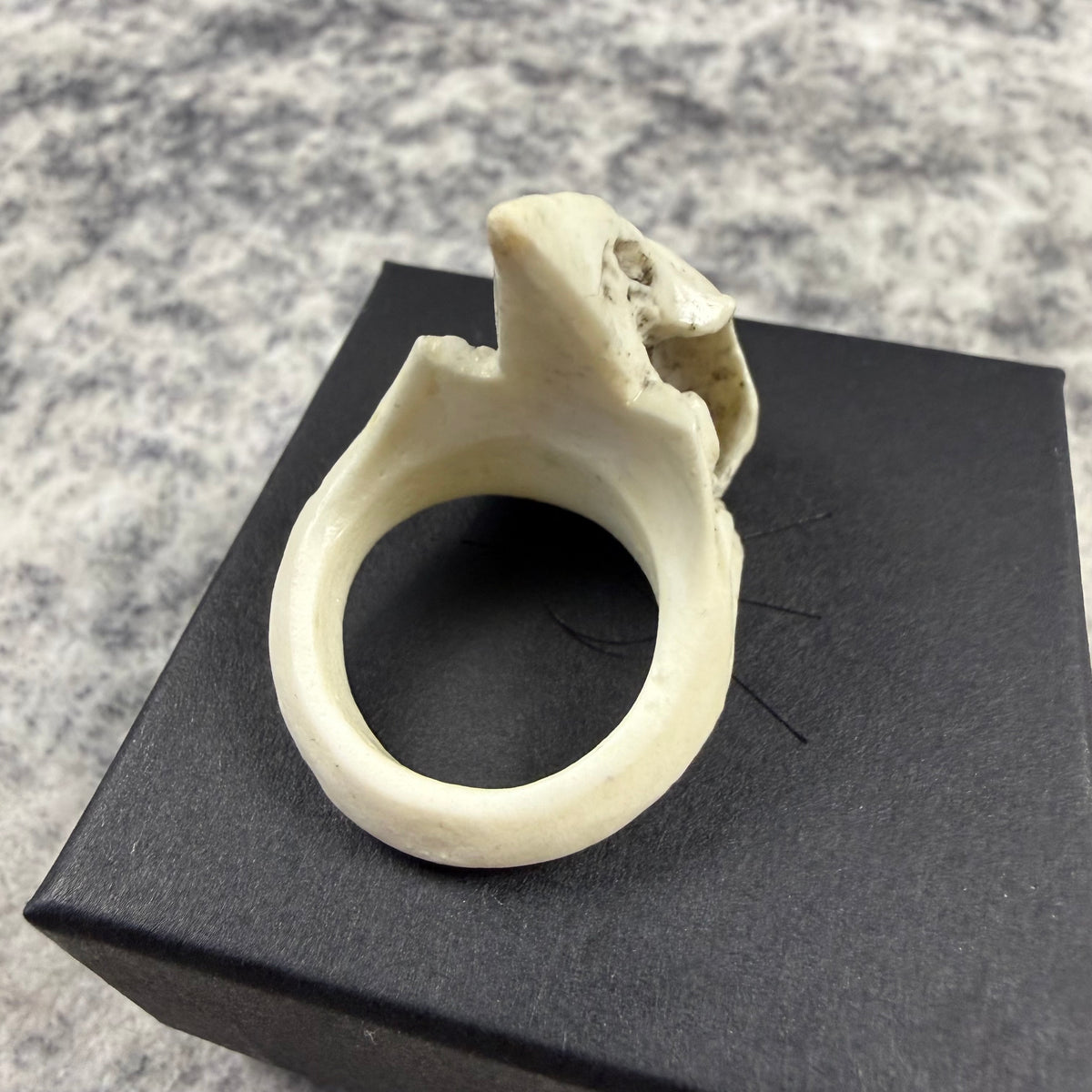 Macabre Gadgets Raven Skull White Ring