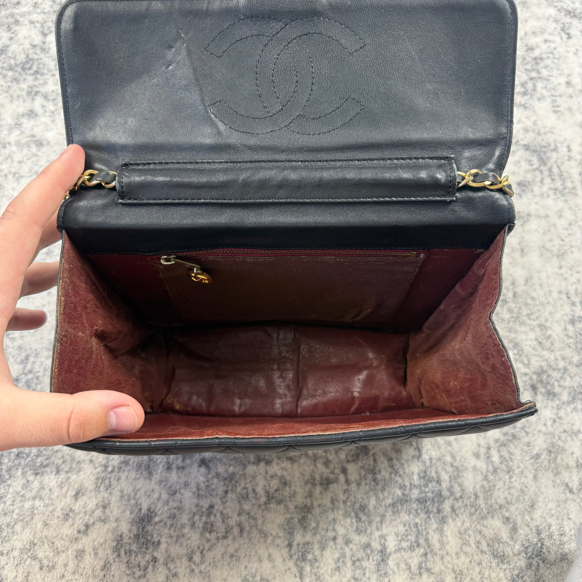 Chanel 1980s–1990s Black Quilted Leather CC Logo Chain Shoulder Bag