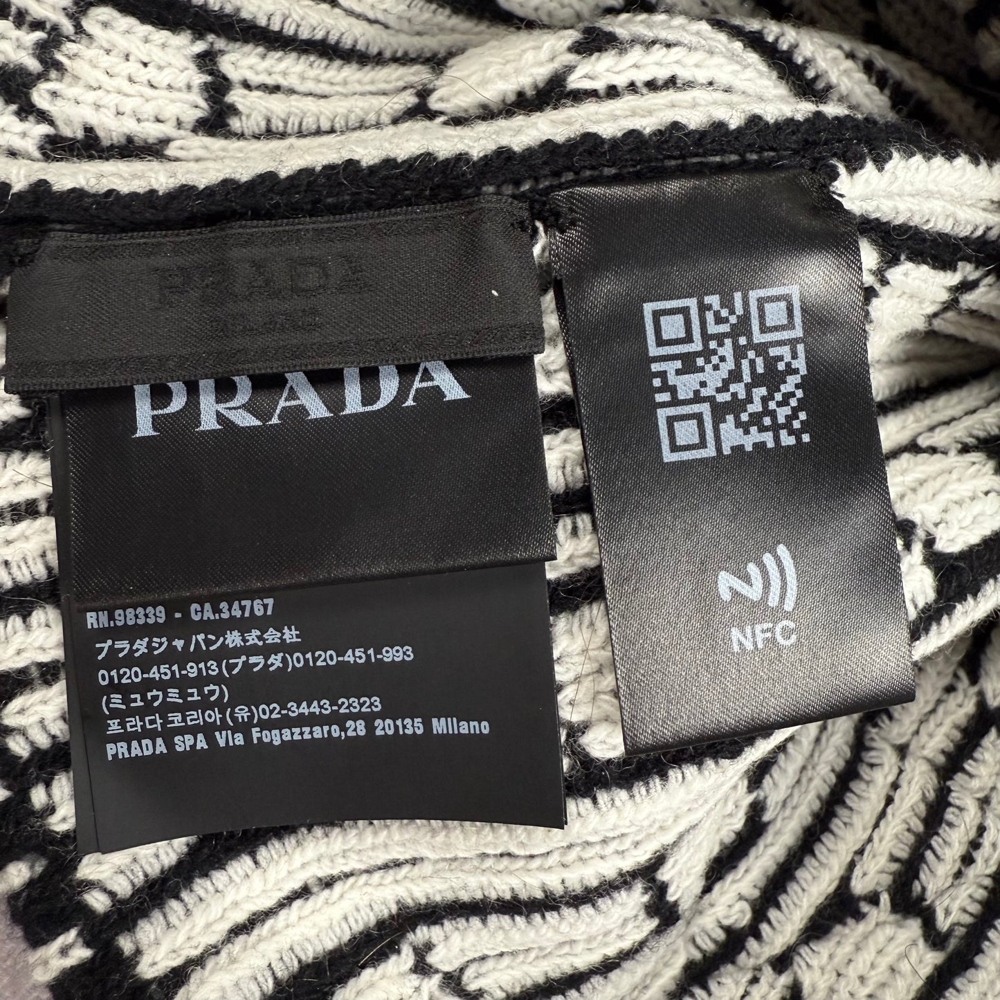 Prada Triangle-Logo Ribbed Knit ‘Black/White’ Beanie