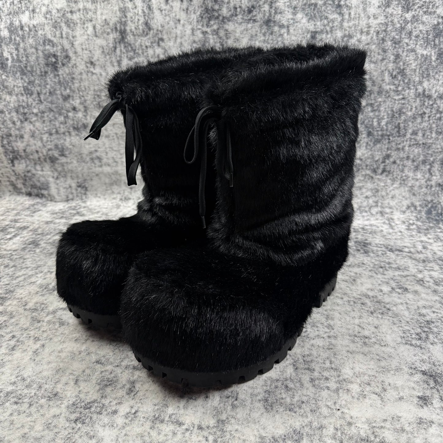 Balenciaga Alaska Furry Ski ‘Black’ Boots