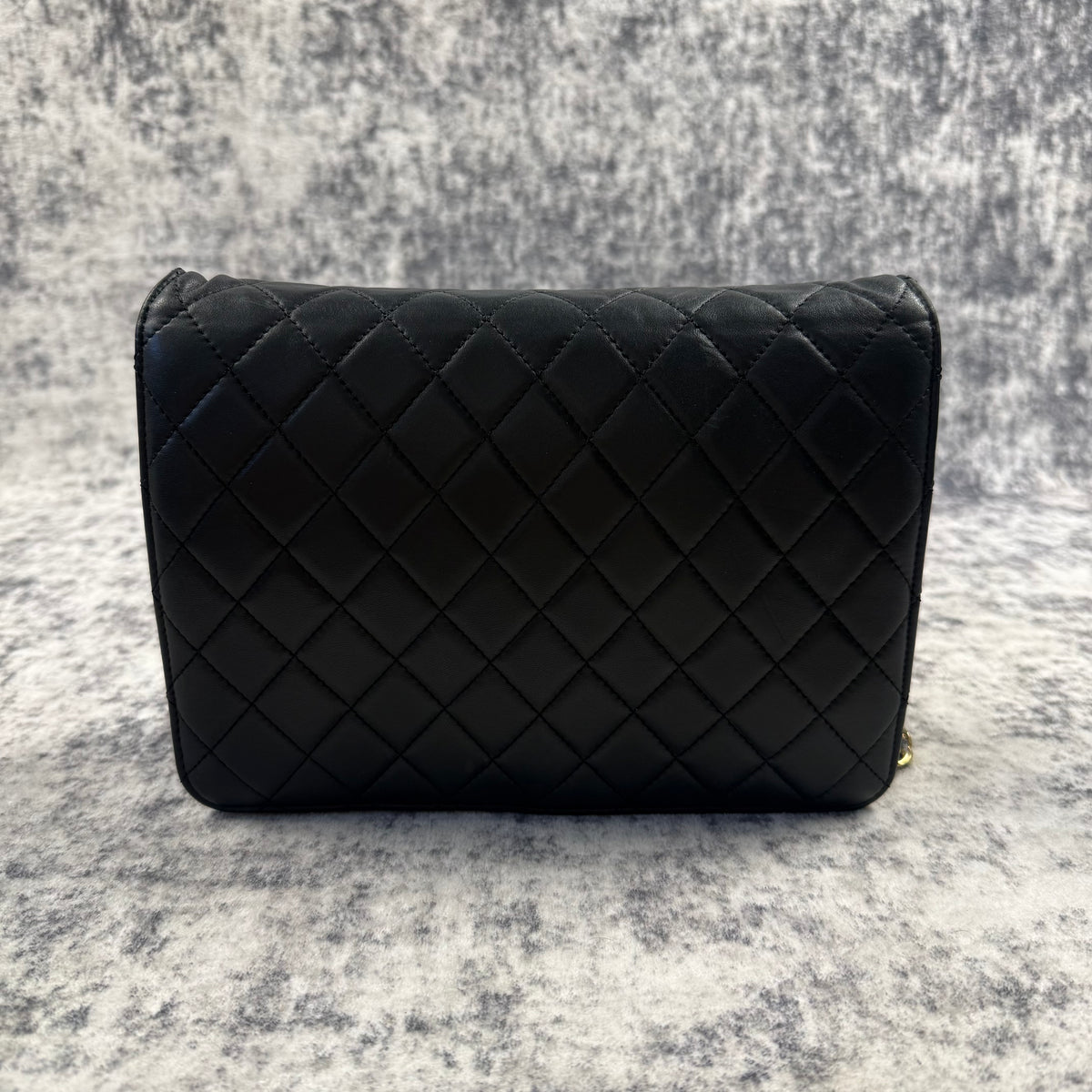 Chanel 1980s–1990s Black Quilted Leather CC Logo Chain Shoulder Bag