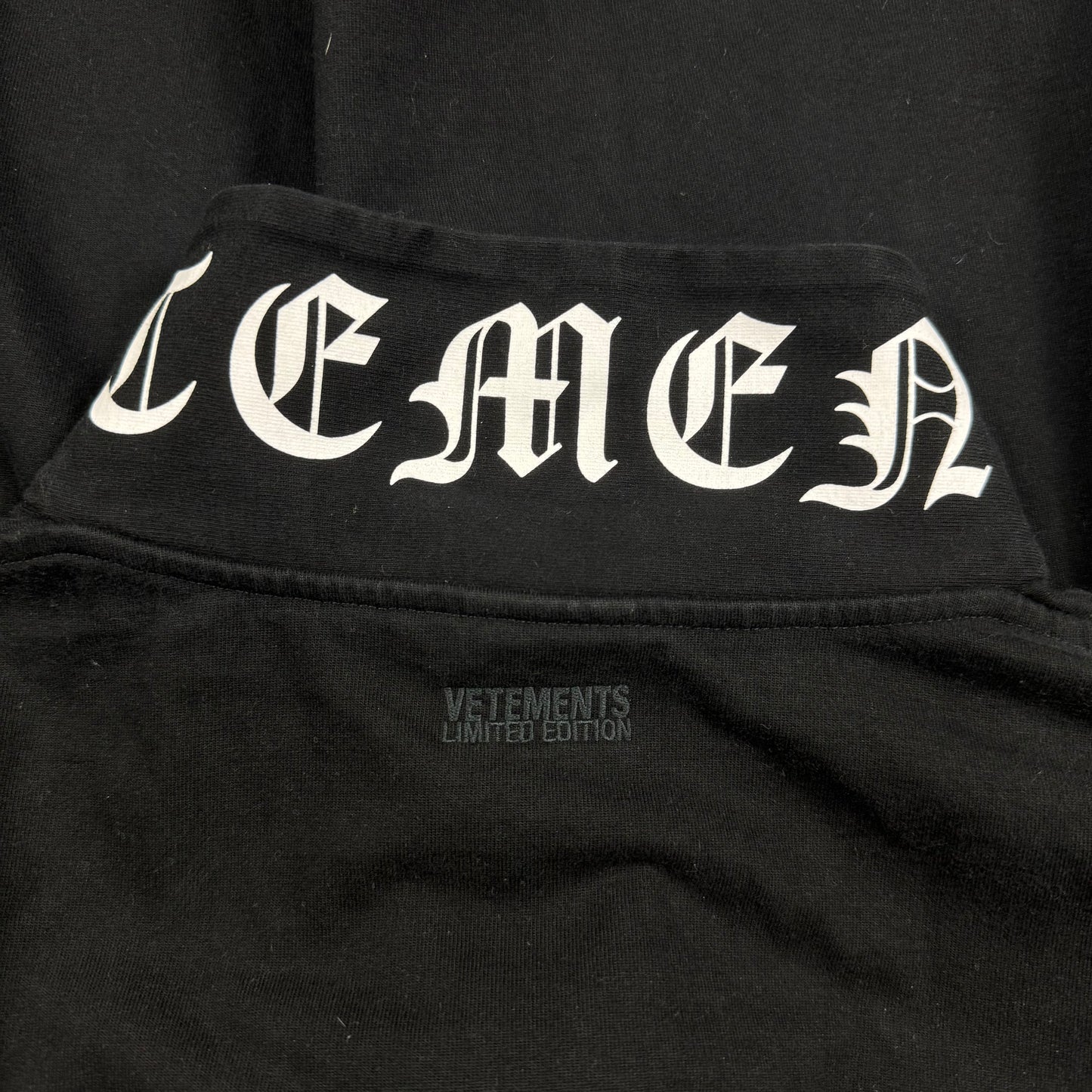 Vetements Gothic Logo Zip Turtleneck 'Black'
