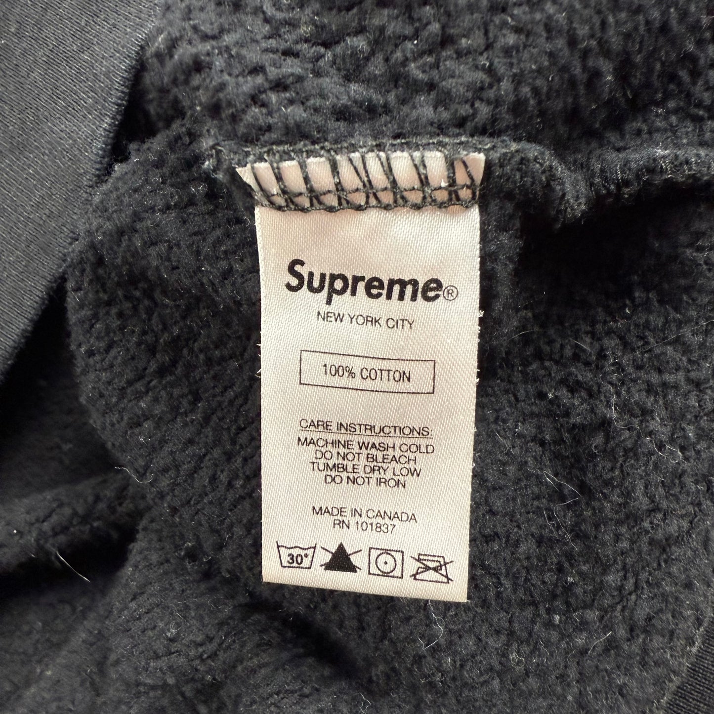 Supreme Cutout Logo ‘Black’ Crewneck