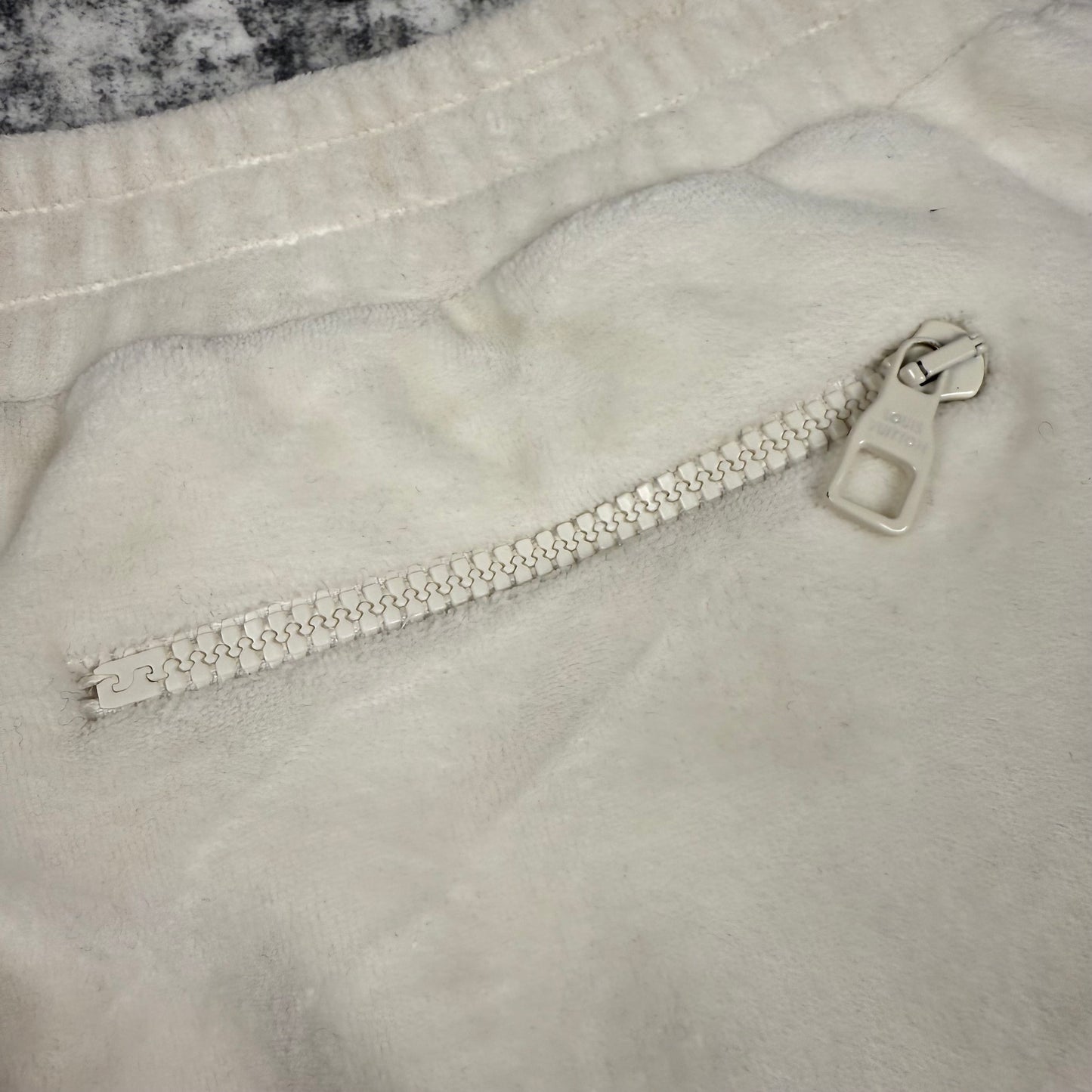 Louis Vuitton Monogram Flocked Logo ‘White’ Sweatpants