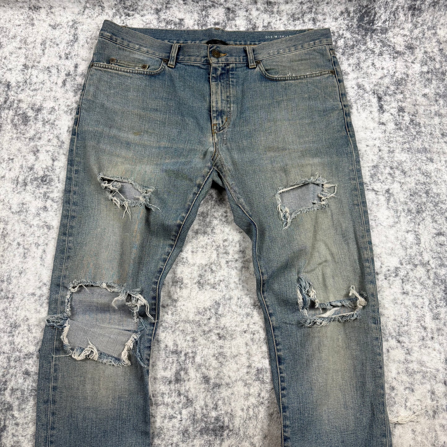 Saint Laurent Paris D02 Distressed Denim Jeans – Hedi Era