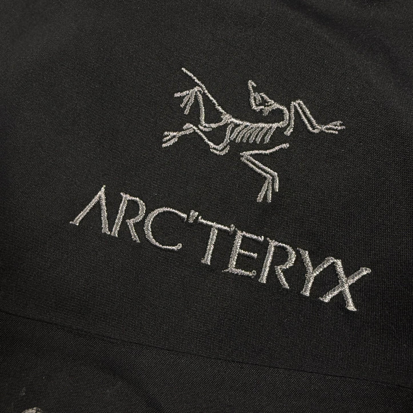 Arc’teryx Alpha Sv ‘Black’ Gore-Tex Jacket