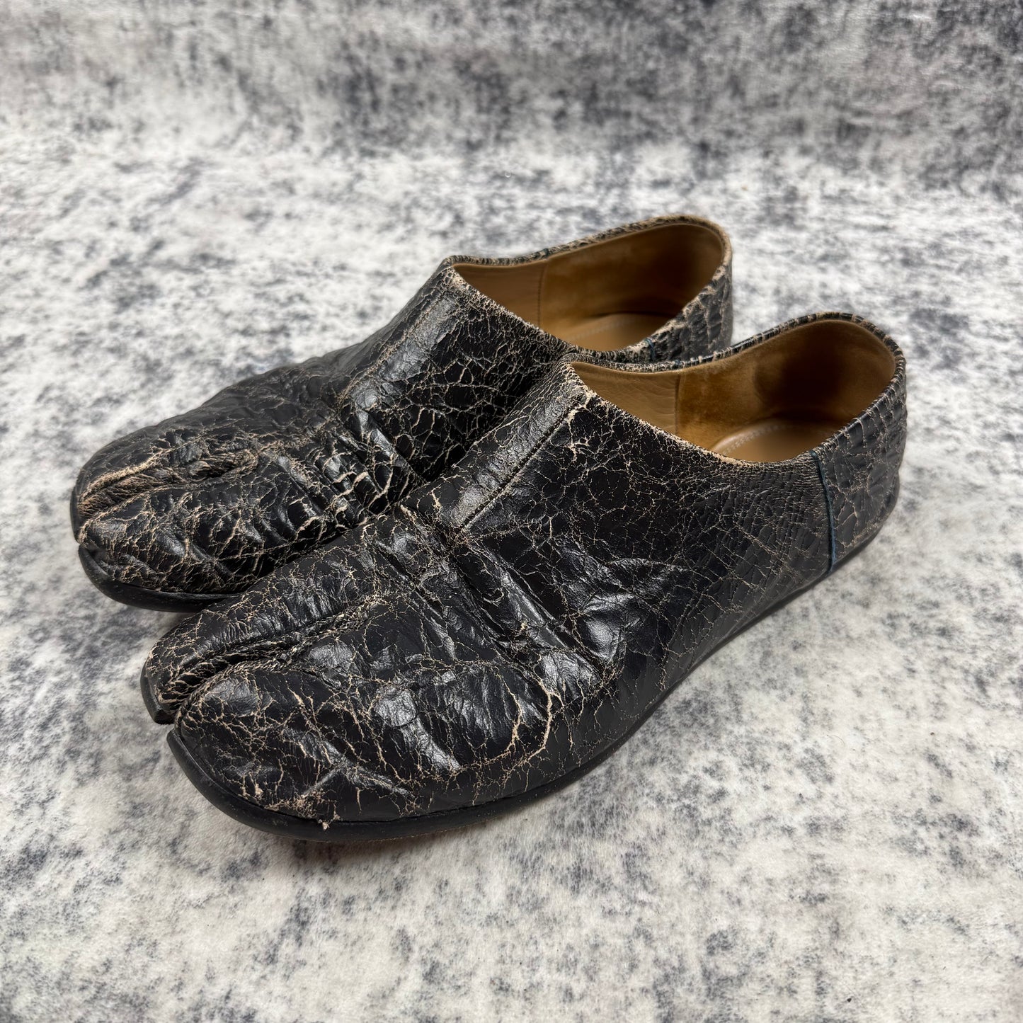 Maison Margiela Tabi Crackled Leather Slip-On / Loafers