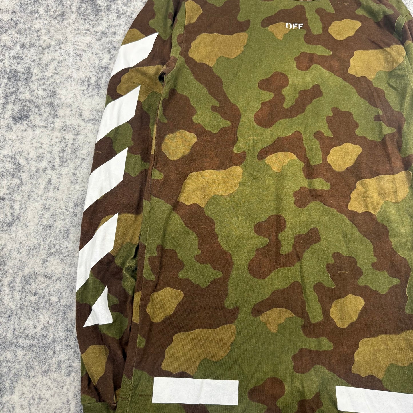 OFF-WHITE ‘Seeing Things’ Camo Longsleeve