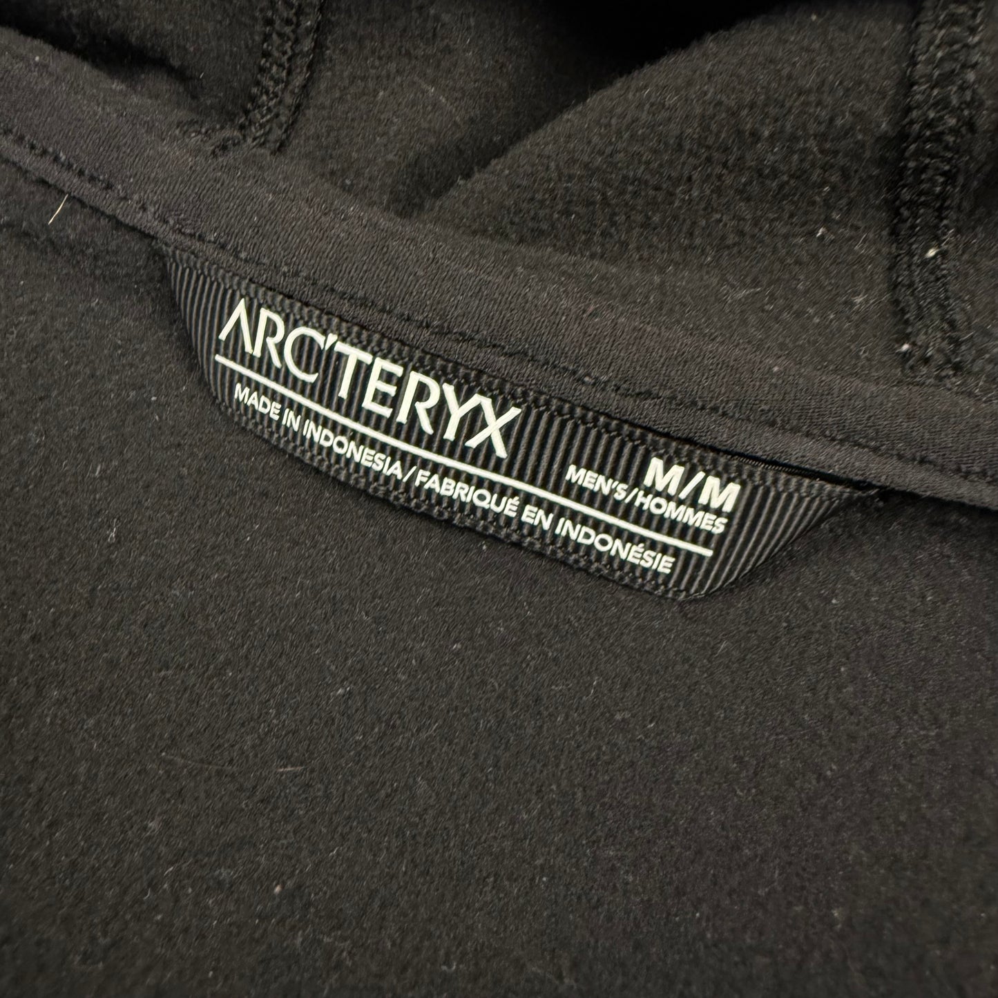 Arc’teryx Kyanite LT ‘Black’ Zip Hoodie
