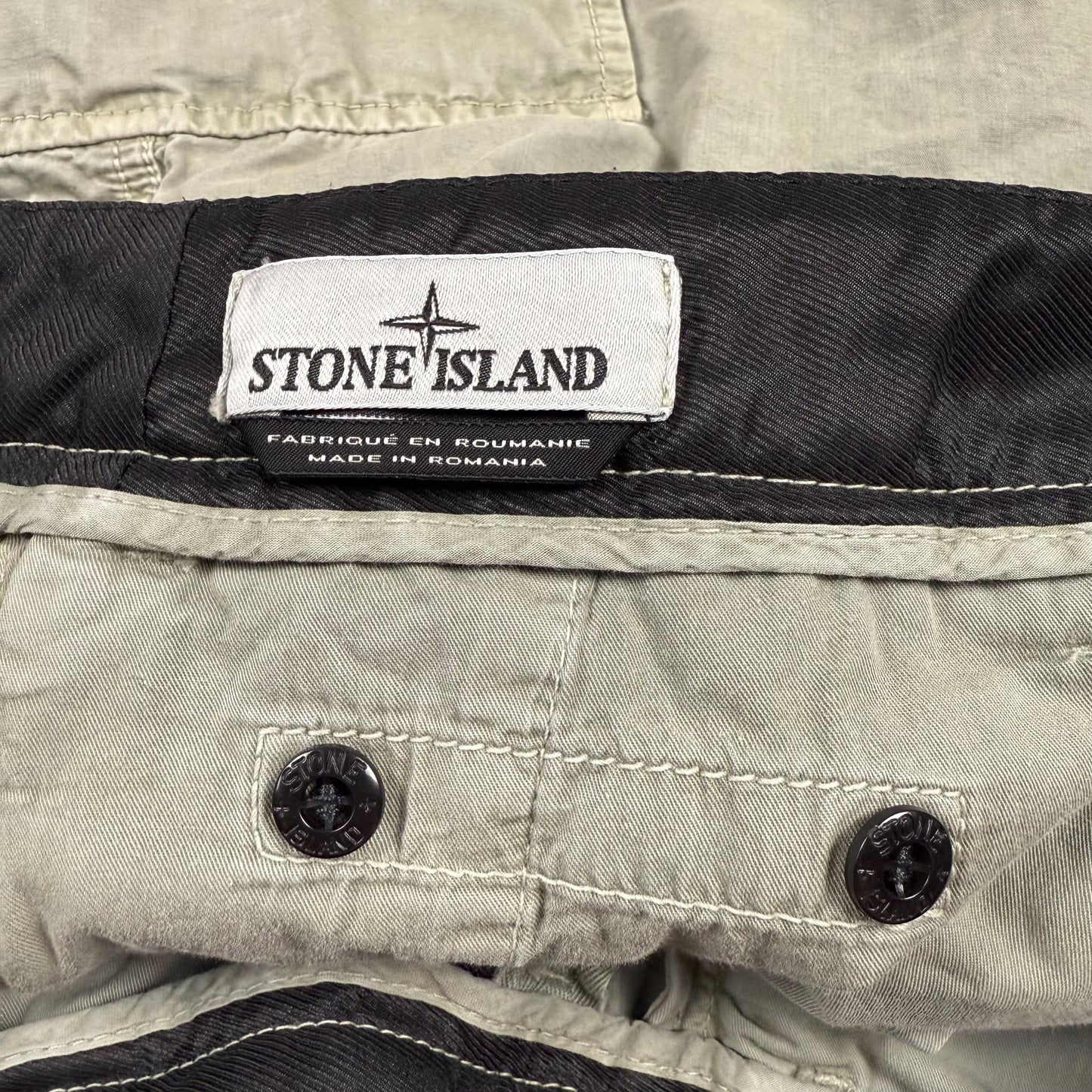 Stone Island Patch Cargo Shorts ‘Sage Green’
