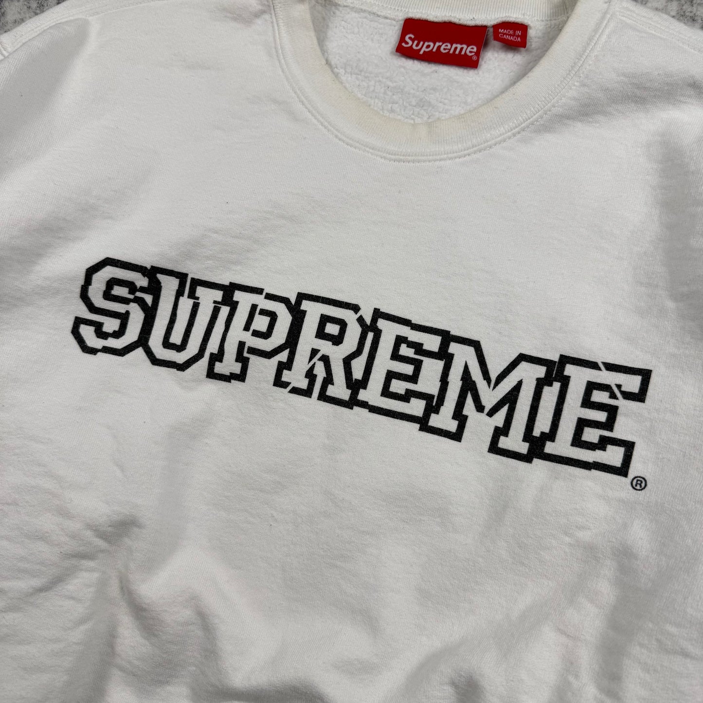 Supreme Shattered Logo ‘White’ Crewneck