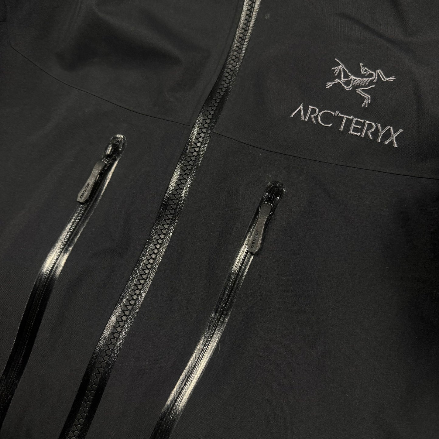 Arc’teryx Alpha Sv ‘Black’ Gore-Tex Jacket