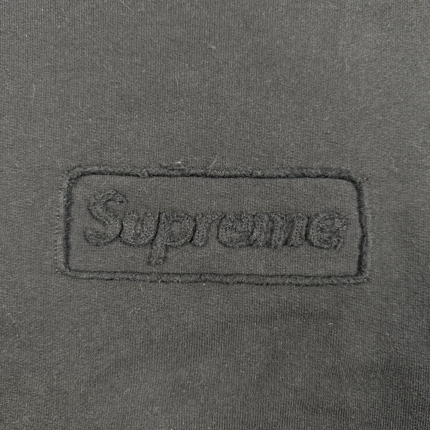 Supreme Cutout Logo ‘Black’ Crewneck