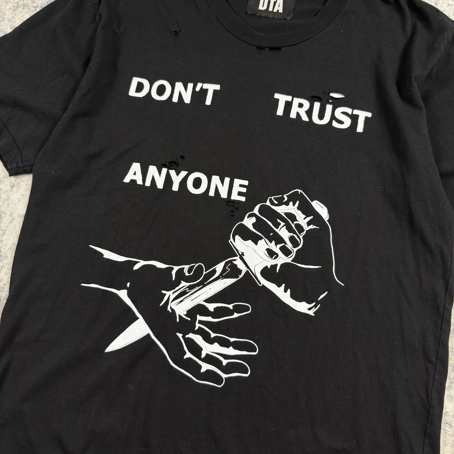 DTA Don’t Trust Anyone Distressed ‘Black’ T-Shirt