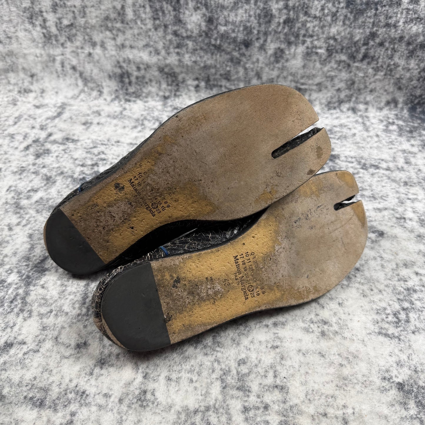 Maison Margiela Tabi Crackled Leather Slip-On / Loafers