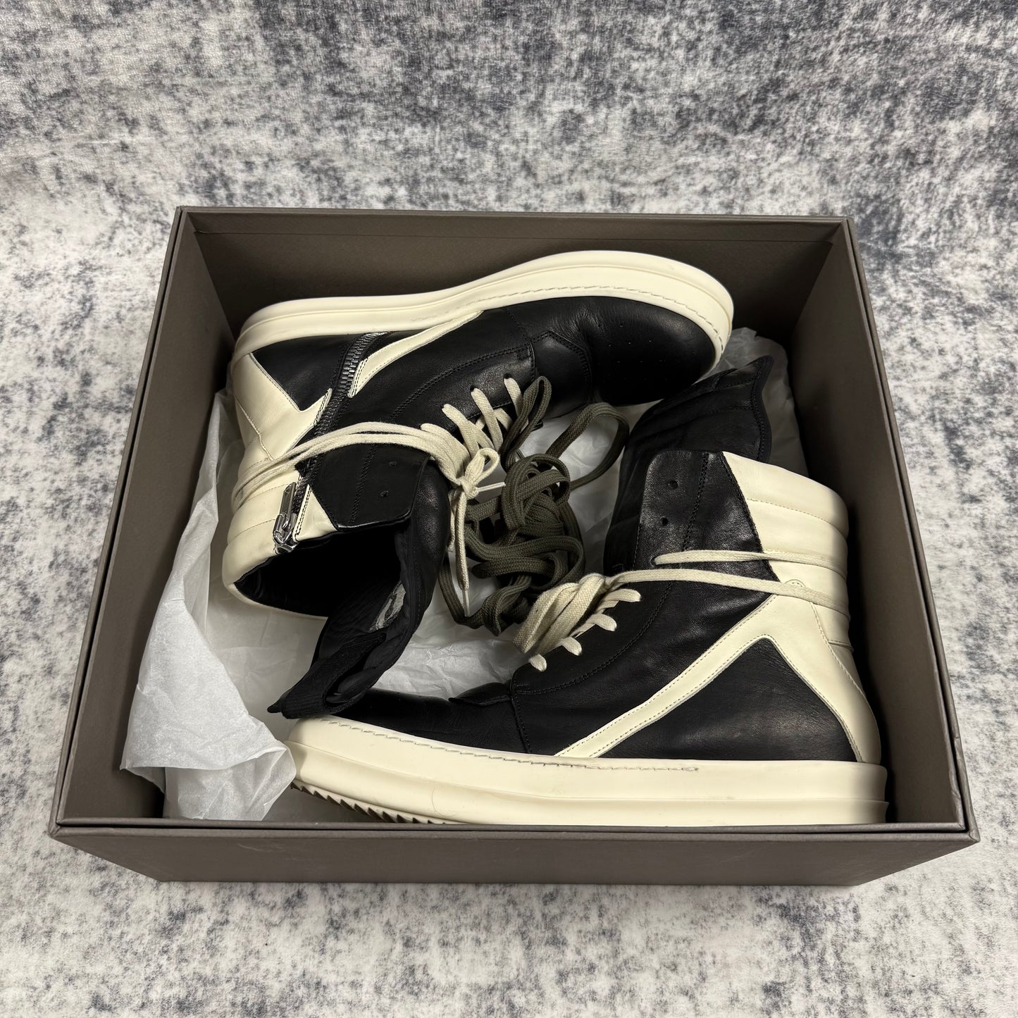 Rick Owens Leather ‘Black/Milk’ Geobaskets
