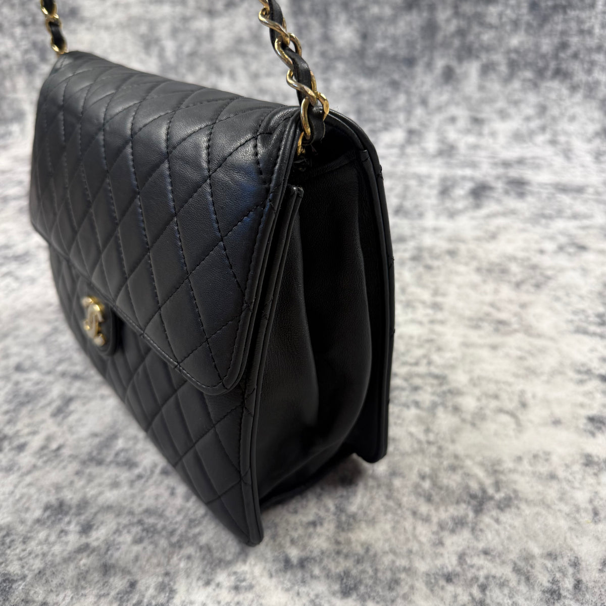 Chanel 1980s–1990s Black Quilted Leather CC Logo Chain Shoulder Bag