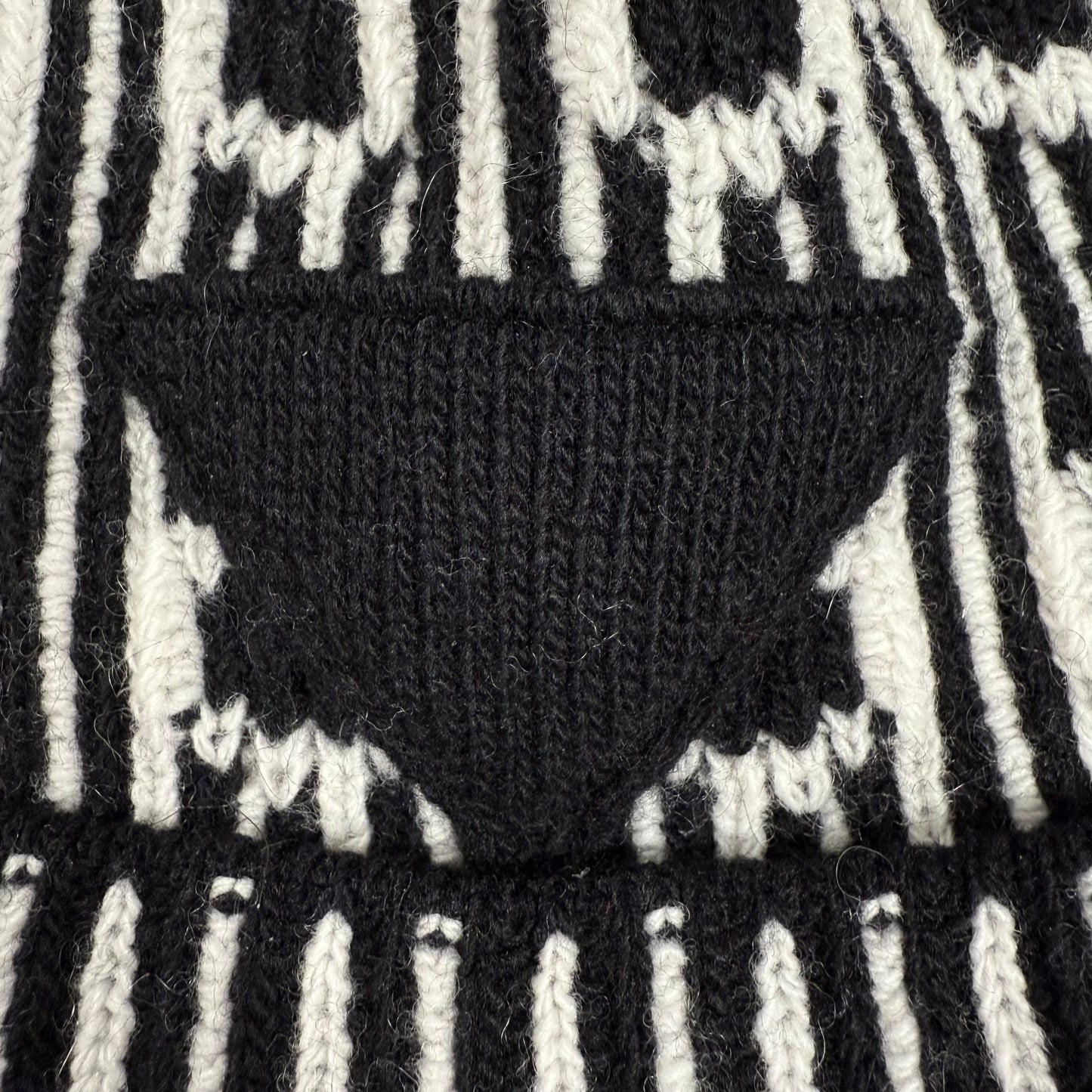 Prada Triangle-Logo Ribbed Knit ‘Black/White’ Beanie