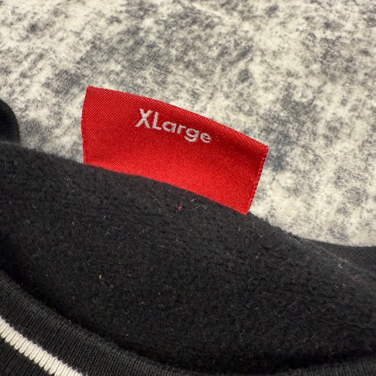 Supreme FW/19 Piping ‘Black’ Crewneck