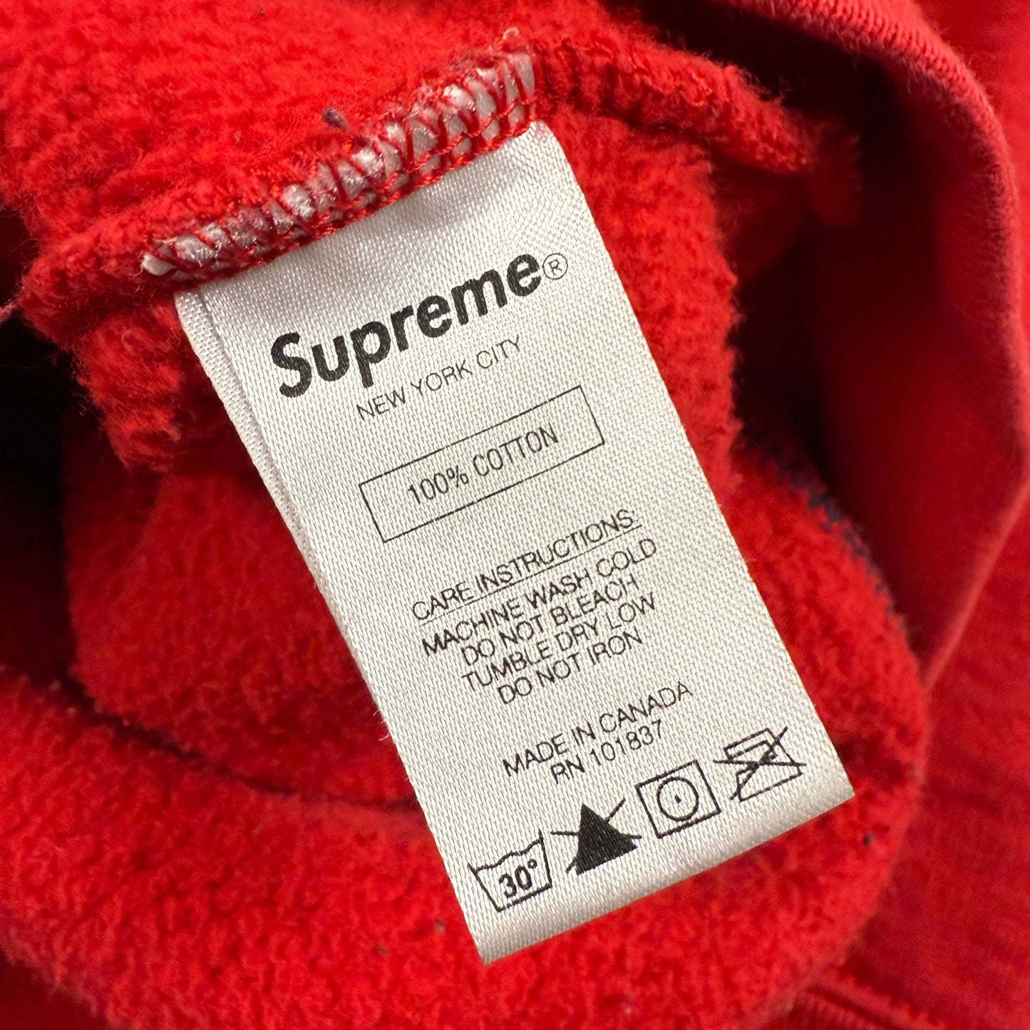 Supreme FW/18 Split ‘Red/Navy’ Crewneck