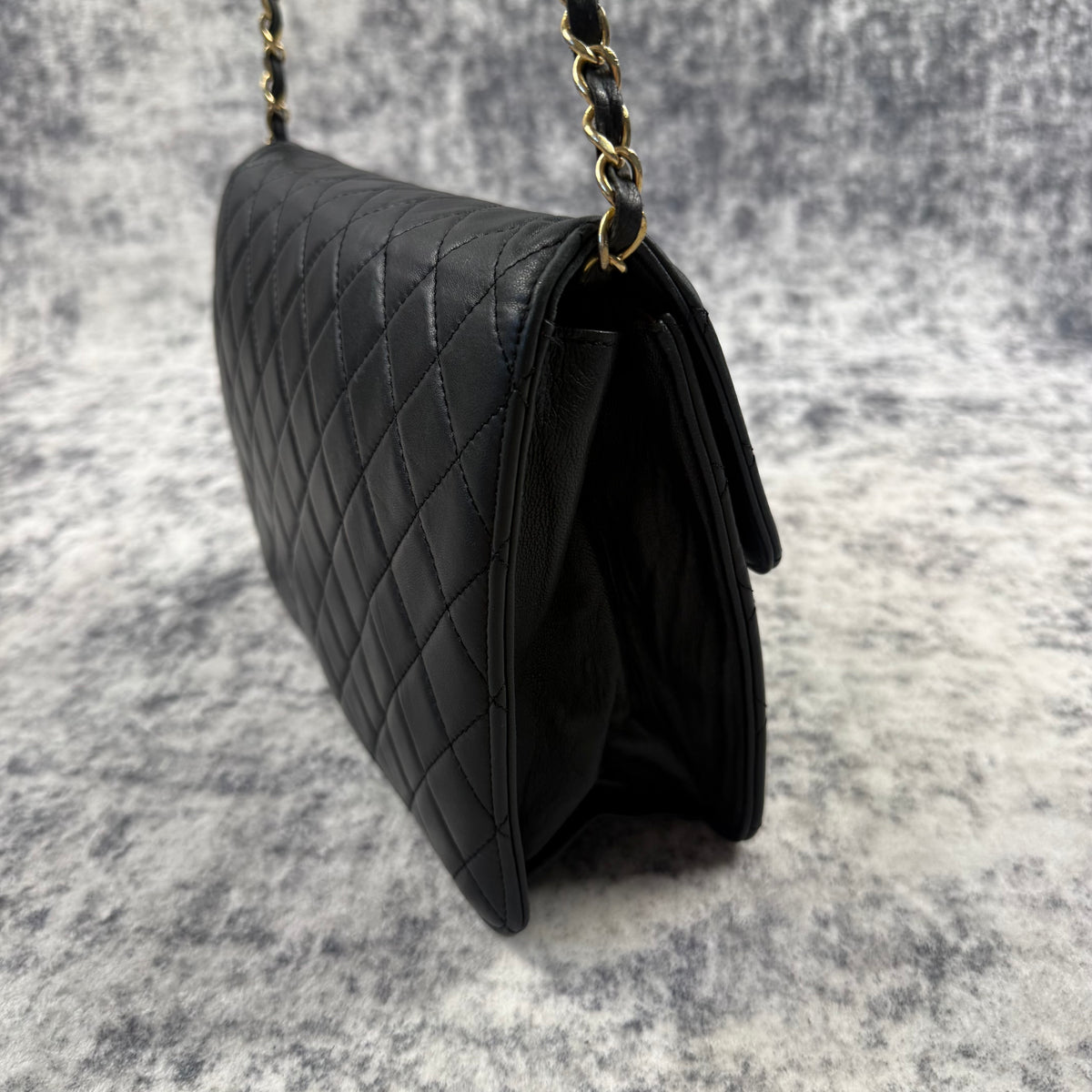Chanel 1980s–1990s Black Quilted Leather CC Logo Chain Shoulder Bag