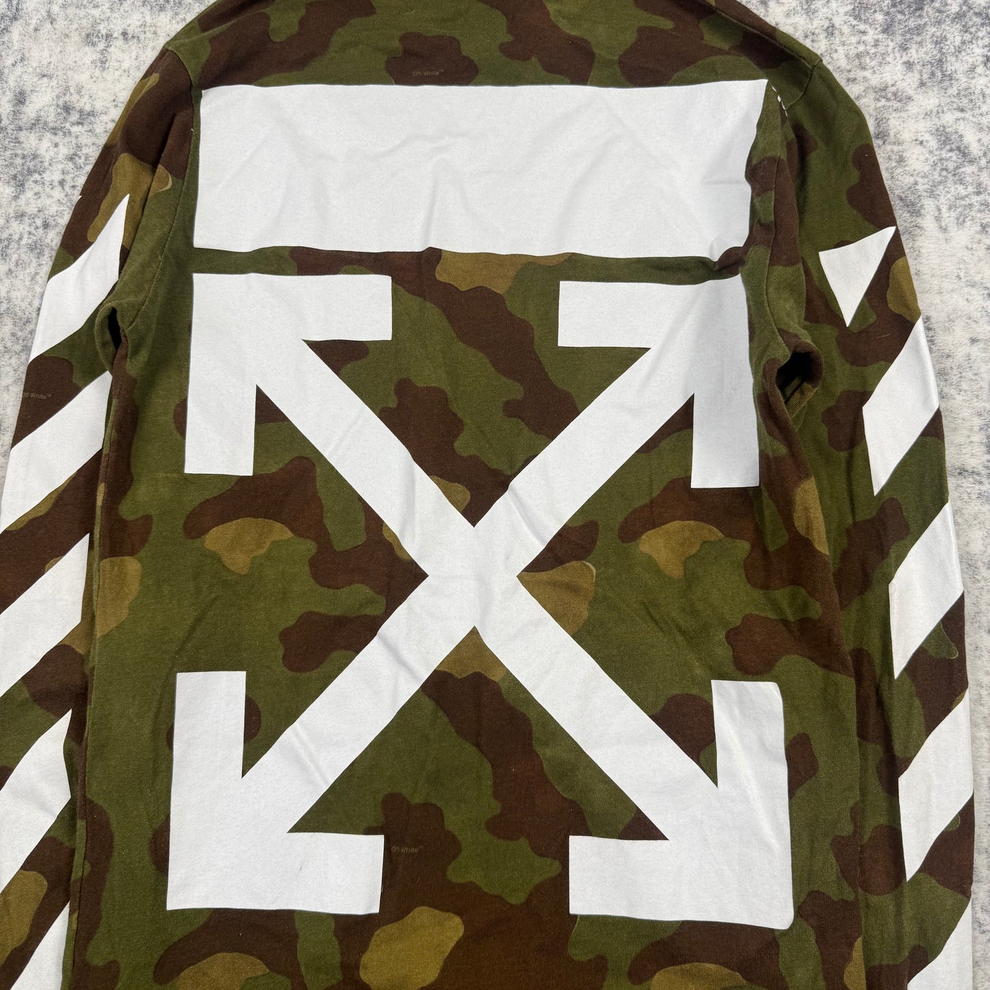 OFF-WHITE ‘Seeing Things’ Camo Longsleeve